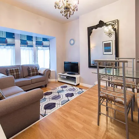Holidays Suites *