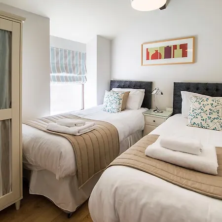 Apartamento Holidays Suites *