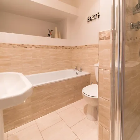 Holidays Suites Appartamento *