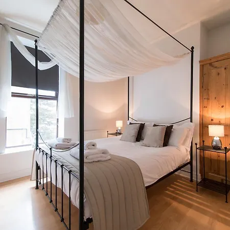 Appartamento Holidays Suites *
